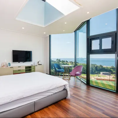 New Ocean Resort โรงแรมใกล้ห้องสมุด Aewol Public Library