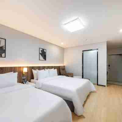 Gunsan Hound Hotel Modernization Street Branch Rooms