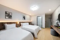 하운드 호텔 군산점  호텔