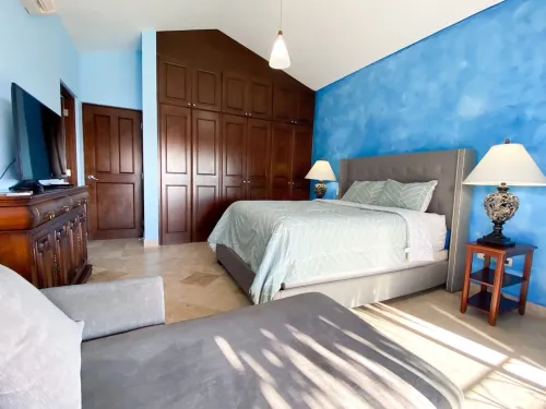 Casa Estrellas - private pool, amazing roof top view, and walk to local beach