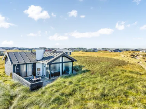 "Antonie" - 95m from the Sea