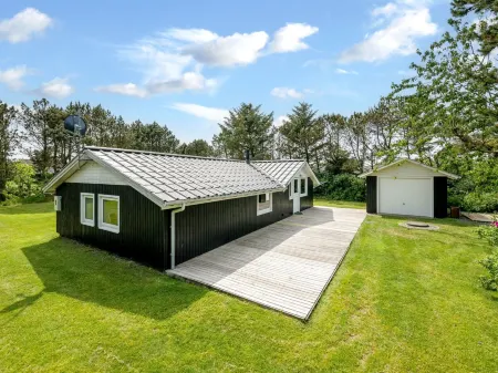 "Penka" - 550m to the Fjord Отели в г. Bjerregard