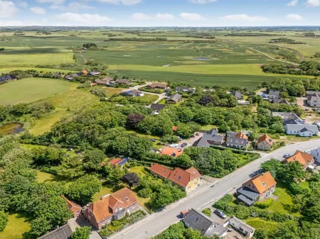 "Kjeld" - 6km from the sea Отели в г. Лемвиг