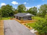 "Skip" - 300m to the Fjord Hotels in Hojslev