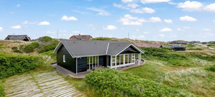 "Eugenie" - 450m from the Sea Hotels in Hvide Sande