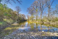 Cozy Bandera Cottage w/ Medina River Access! - parking