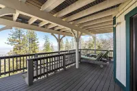 6Bdr Group Retreat Decks w Incredible Views Starry Heights by AvantStay