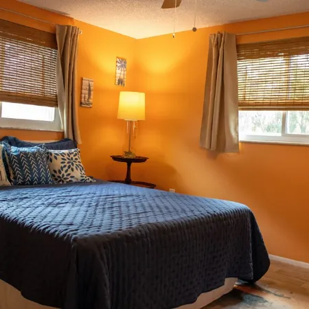 Callie’s Villa: Private Saltwater Pool Oasis. 2Br-2BA : Sleeps 6