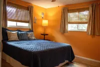Callie’s Villa: Private Saltwater Pool Oasis. 2Br-2BA : Sleeps 6