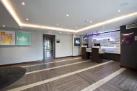 Premier Inn Abergavenny - parking