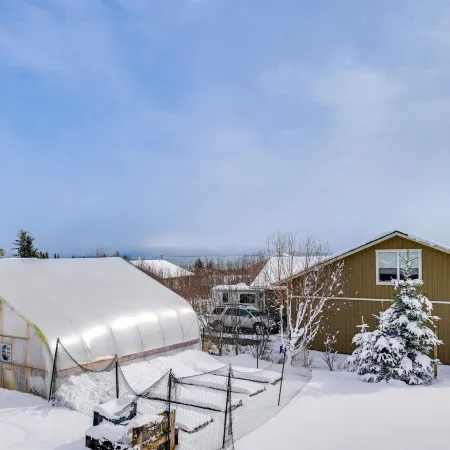 Scenic and Cozy Sweet Northern Comfort in Homer!