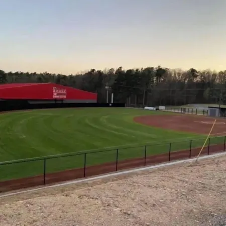 The Ouachita Depot- Large house/Perfect location Отели в г. Мена