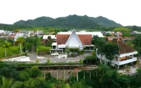Bukit Daun Hotel and Resort Hotels in Semen