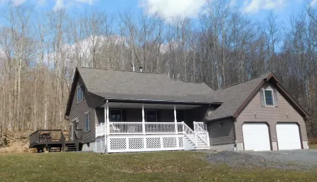 Family Home located near Beaverkill Covered Bridge