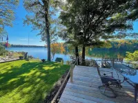 Relaxing Croton lake cottage w/ hot tub