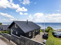 "Majbritt" - 50m from the Sea Hotels in Hejls