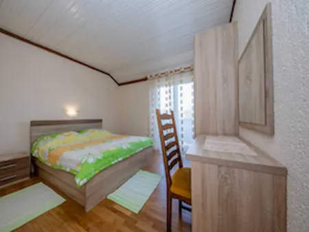 Apartments & Rooms Green Bay - Two Bedroom Apartment with Balcony and Sea View (APP 7) Отели рядом с достопримечательностью «Mel Beach»