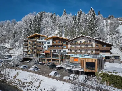 톰슨 센트럴 호텔 & 아파트먼트 Zwoelferkogelbahn 주변 호텔