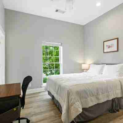 New Listing! Bulldog Borough in Downtown Athens Rooms