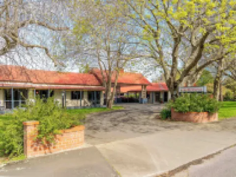 Asure Oak Estate Motor Lodge Hotels in Greytown
