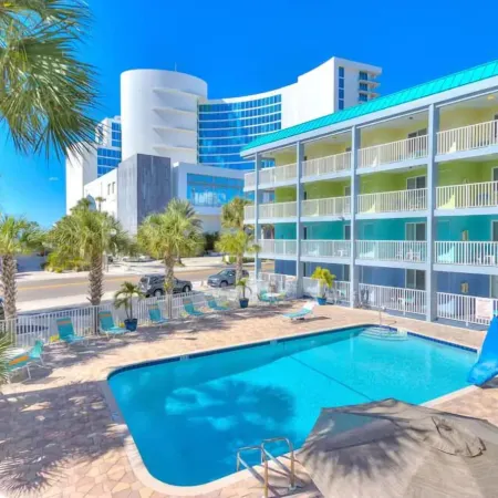 Pelican Pointe