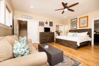"Paws. . . and RELAX A PF getaway in the clouds! - 4-Star