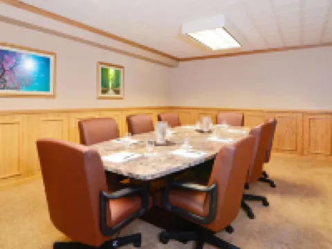 Magnuson Grand Pioneer Inn and Suites Hotels in Escanaba