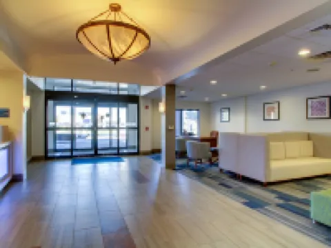 Holiday Inn Express MILWAUKEE N-BROWN DEER/MEQUON by IHG Hotels in Brown Deer