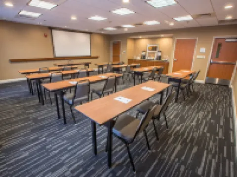 Hampton Inn & Suites Tilton Hotels in Tilton