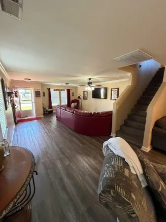 Cozy 5 Bedroom/ 9 Beds, 3 Full Baths with Game Room