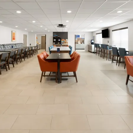 Holiday Inn Express & Suites WYOMISSING by IHG