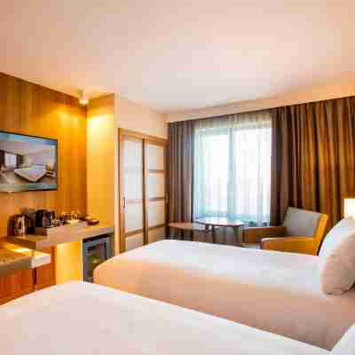 AC Hotel Manchester Salford Quays Rooms