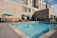 Homewood Suites by Hilton Florence - Swimmingpools
