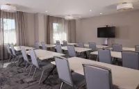 Home2 Suites by Hilton Atlanta Perimeter Center - parking