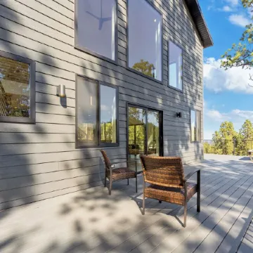 The Falcon- Breathtaking Mountain Views