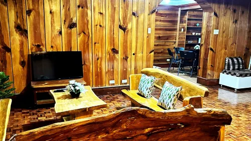 3 Bedroom House in the Heart of Baguio with Garage - Bungalow