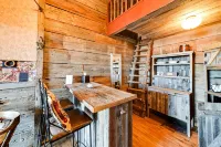 Western-Themed Decatur Studio on Main Street! - 3 estrellas