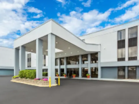 Spark by Hilton Des Plaines Chicago O'Hare Hotels in Des Plaines