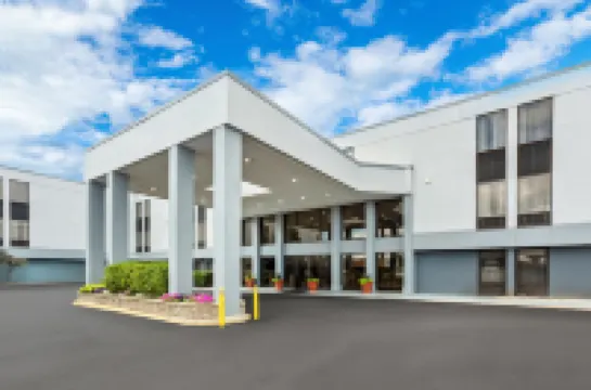 Spark by Hilton Des Plaines Chicago O'Hare