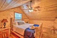 Hot Tub: 'Little Bear's Pond' Broken Bow Cabin