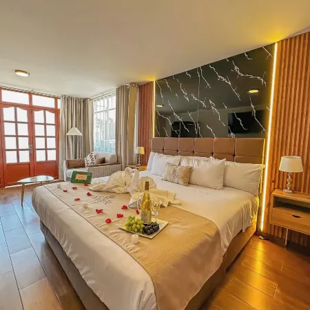 Andari Hoteles
