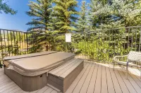 3 Bedrooms - Mountain view