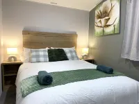 Baf Luxury Stays - Caravan Sleeps 8 - 4-Sterne