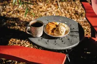 Hot Tub, Fire Pit and Barrel Sauna,  and one left turn to worlds best skiing! Hotel a Midvale