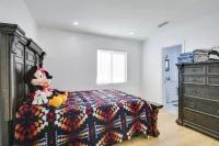 Pico Rivera Vacation Rental ~ 20 Mi to Disney Hotels in Pico Rivera