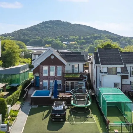 Daebudo Olive Poolvilla Pension