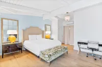 Pacific Crest Hotel