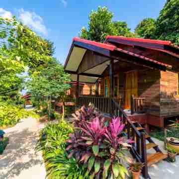 Ban Chom Samed Resort Hotel Exterior