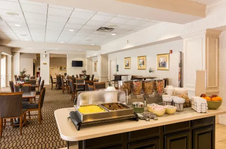 Quality Inn Near Joint Base Andrews-Washington Area Отели рядом с достопримечательностью «Branch Avenue»
