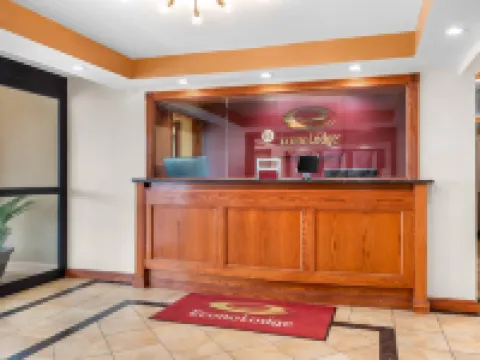 Econo Lodge Woodbridge Hotels in Iselin